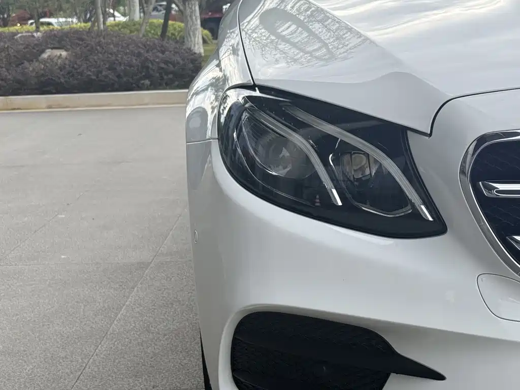 Mercedes-Benz E-Class (Import) — миниатюра 8