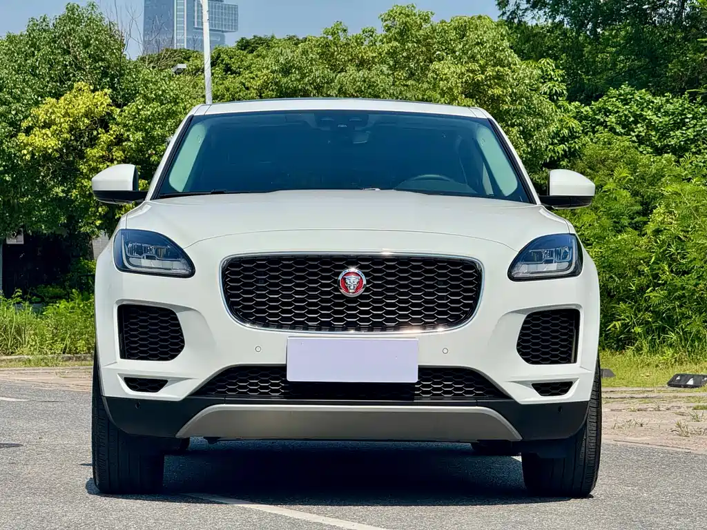 Jaguar E-PACE — миниатюра 2