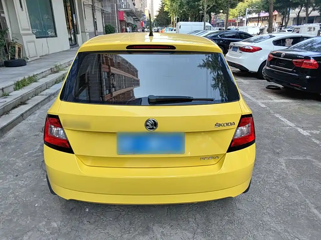 Skoda Fabia — миниатюра 6
