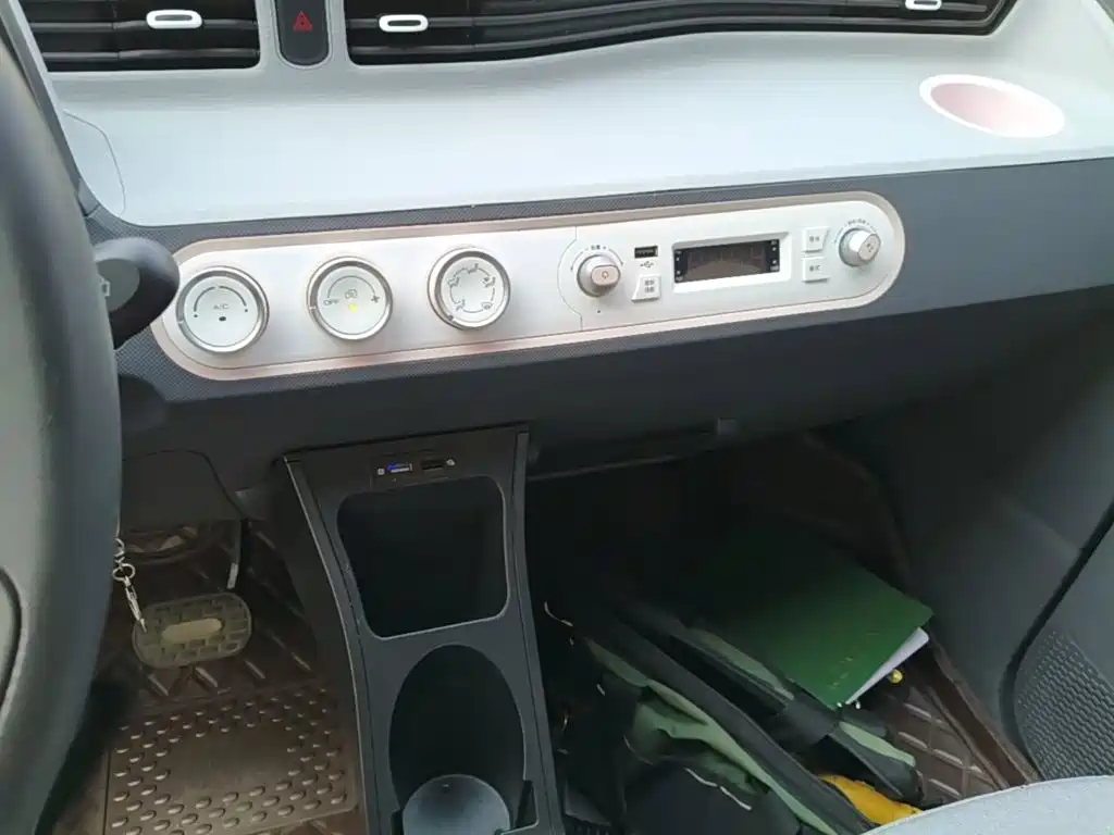 Wuling MINIEV — миниатюра 13