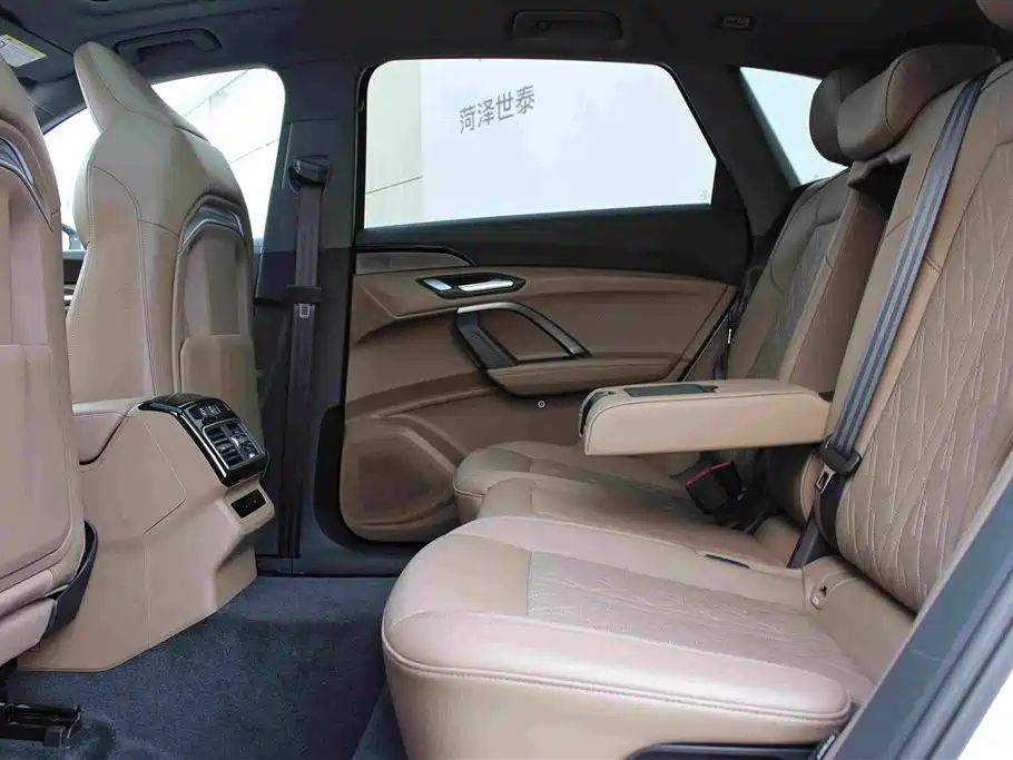 Audi Q5L — миниатюра 12