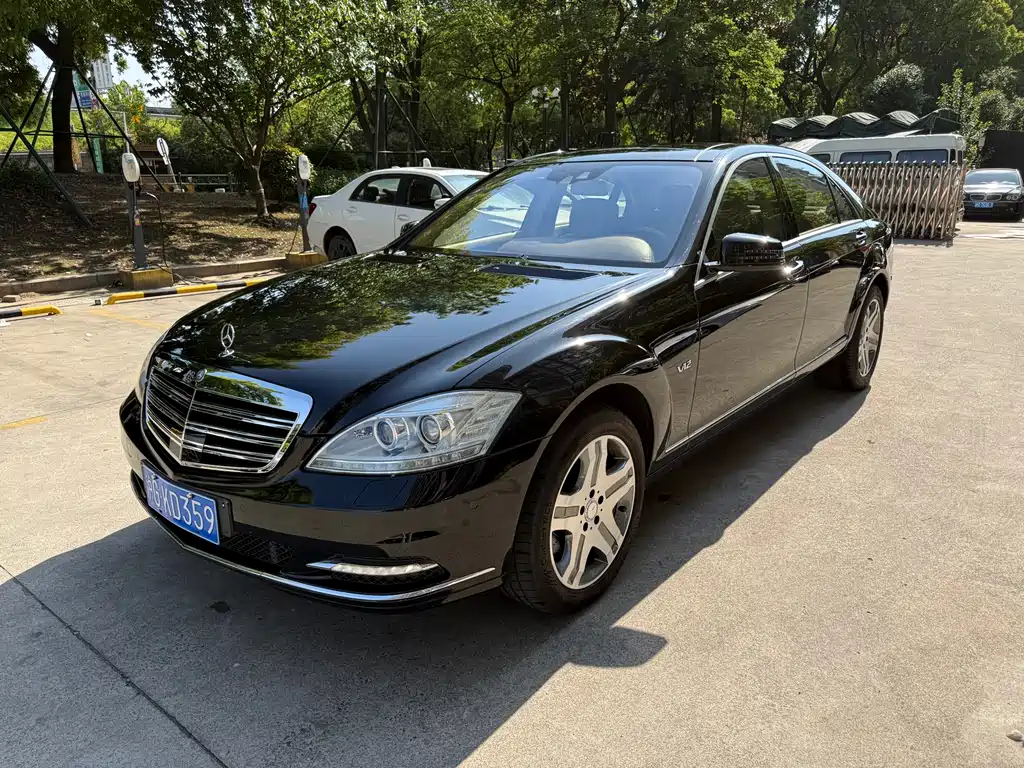 Mercedes-Benz S-Class 2011