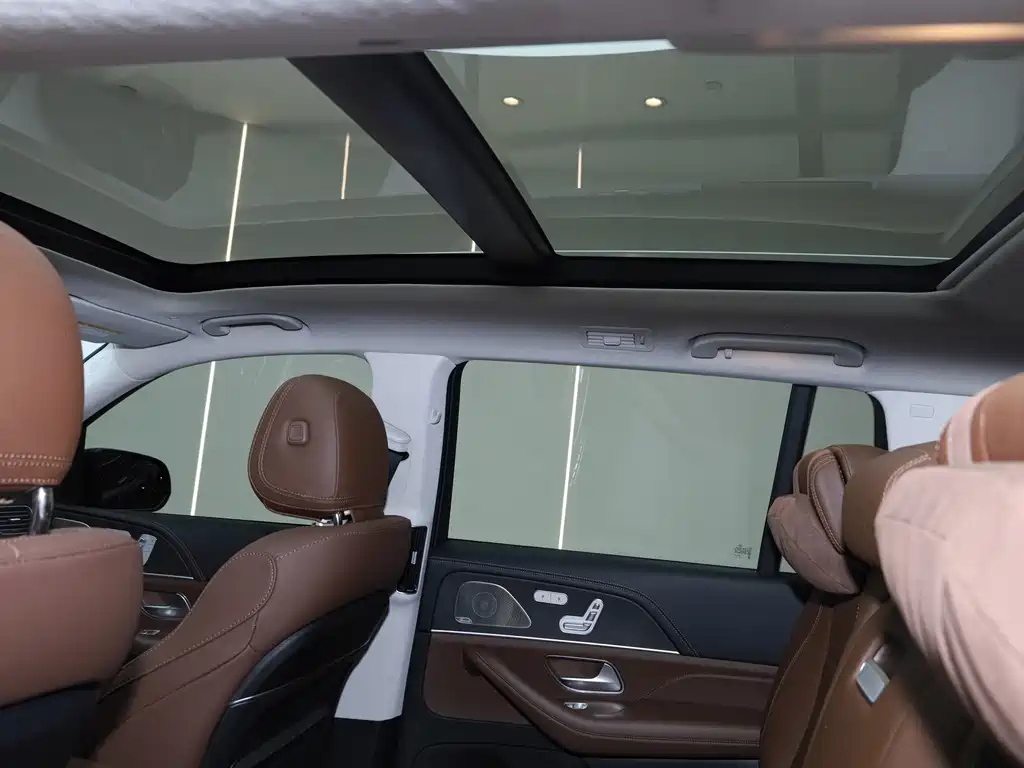 Mercedes-Benz GLS — миниатюра 30