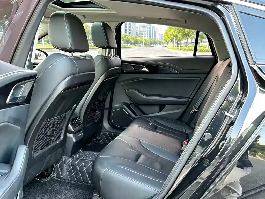 Hongqi Hongqi H5 — миниатюра 9