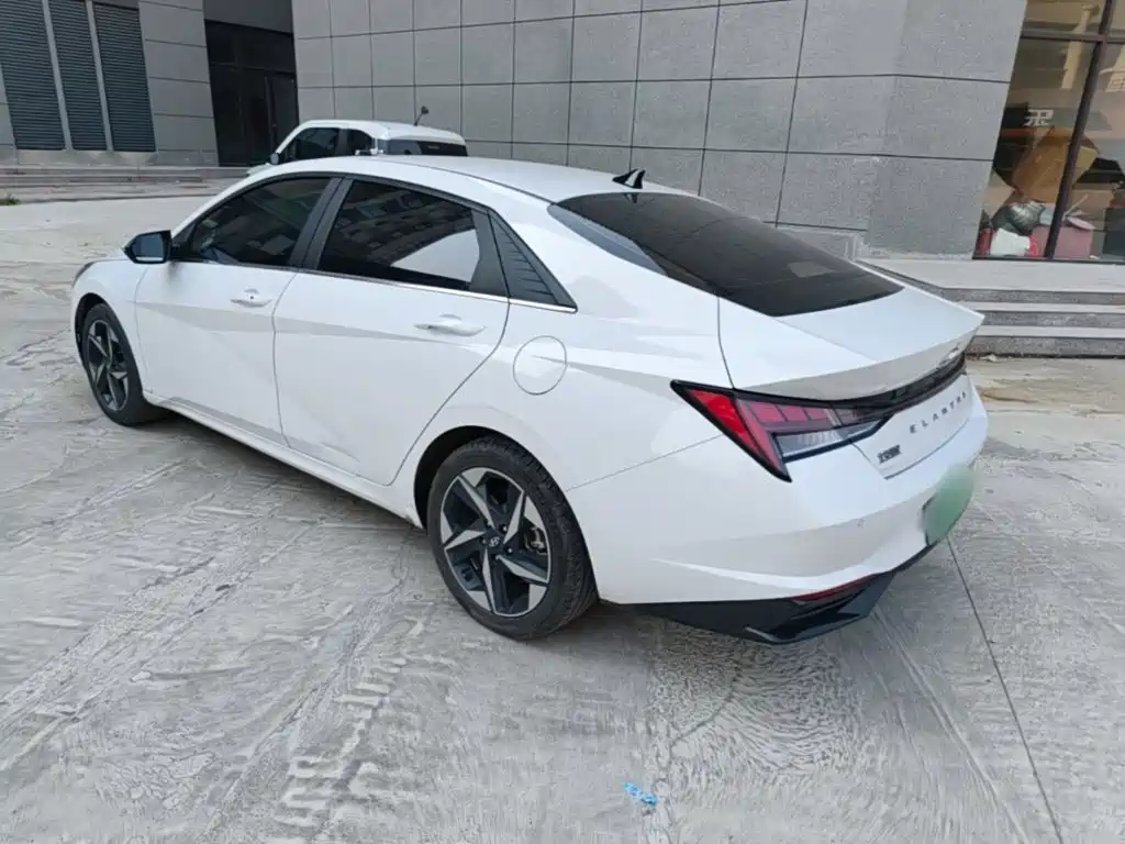 Hyundai Elantra — миниатюра 5