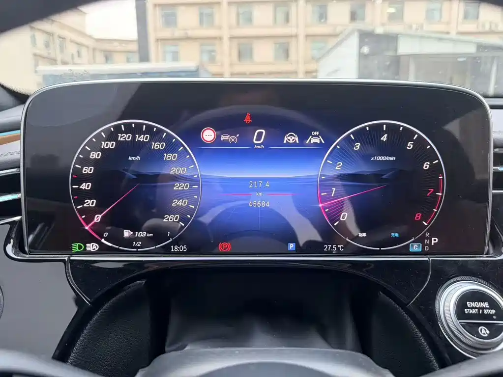 Mercedes-Benz E-Class — миниатюра 8