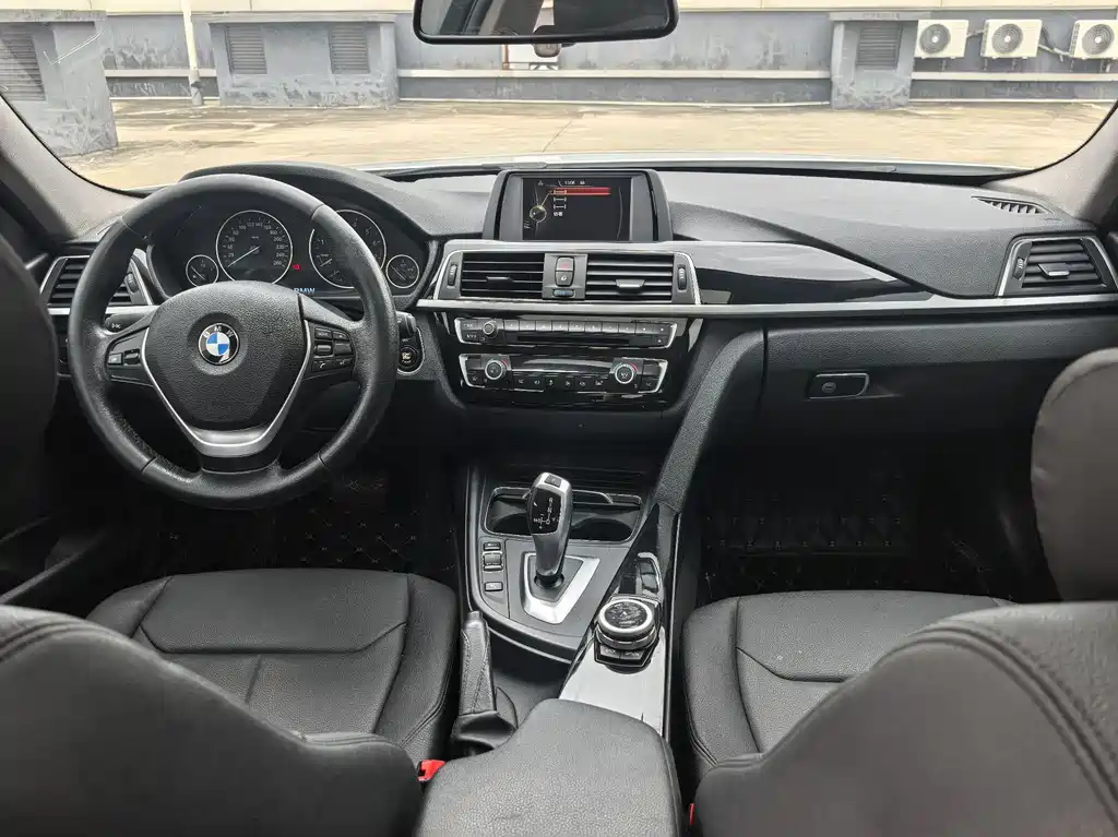 BMW 3 Series — миниатюра 8