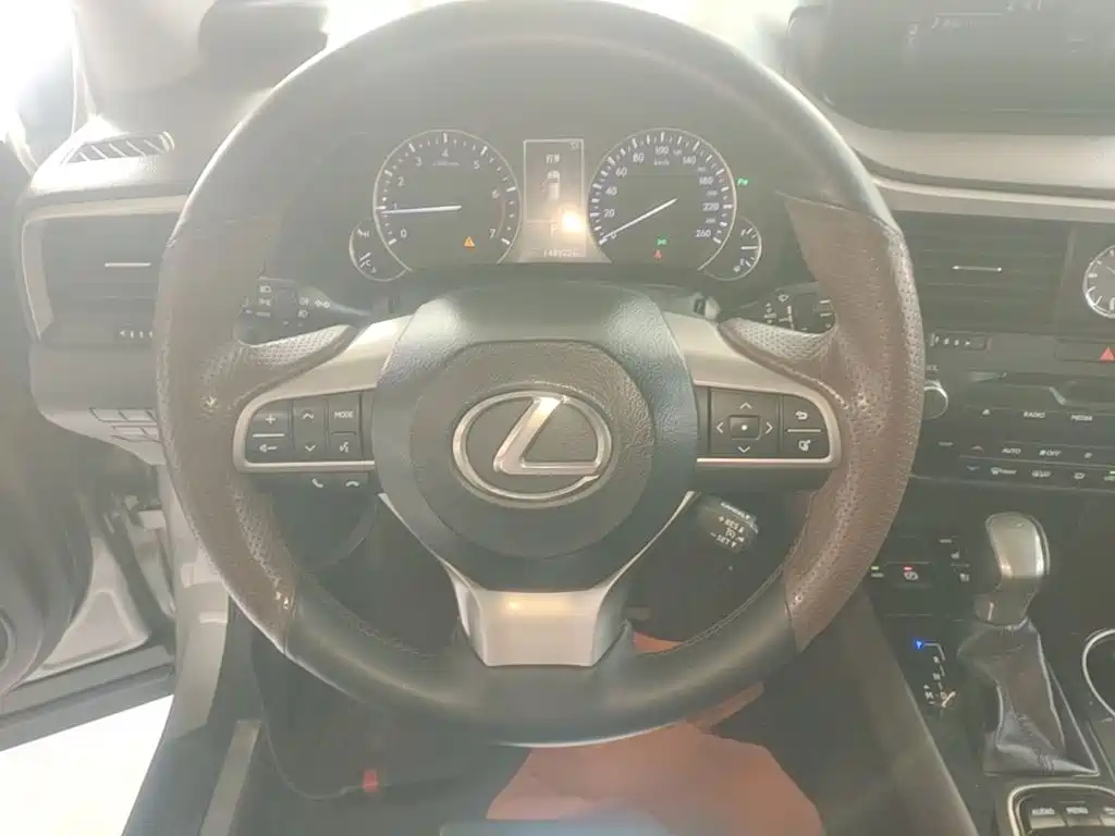 Lexus RX — миниатюра 11