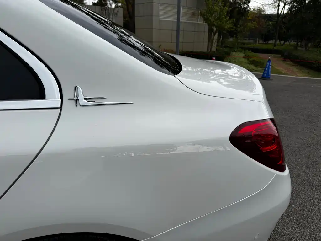 Mercedes-Benz C-Class — миниатюра 5