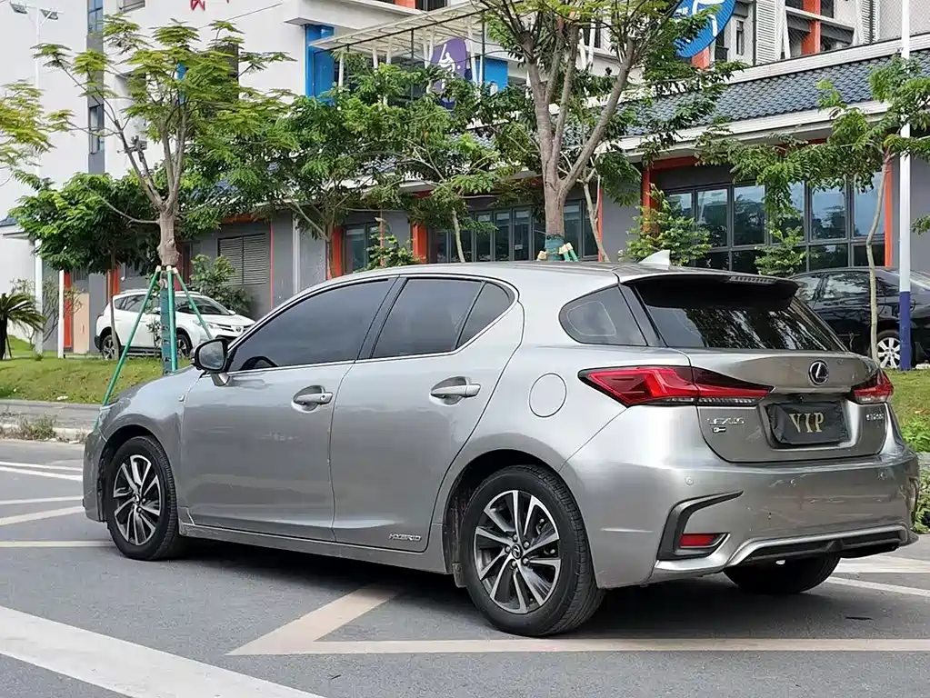 Lexus CT — миниатюра 2