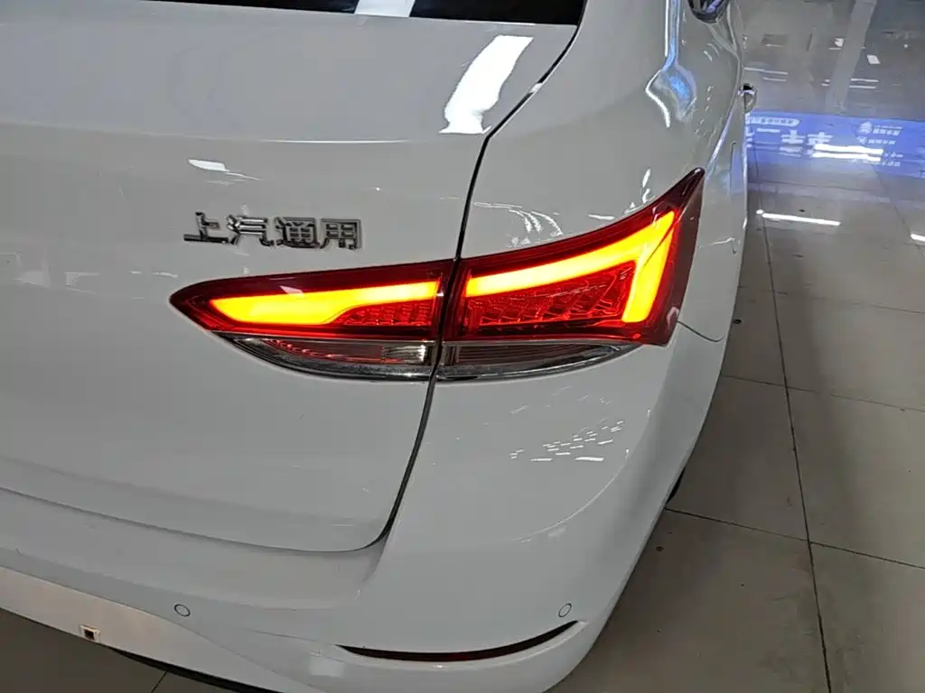 Buick Excelle — миниатюра 8