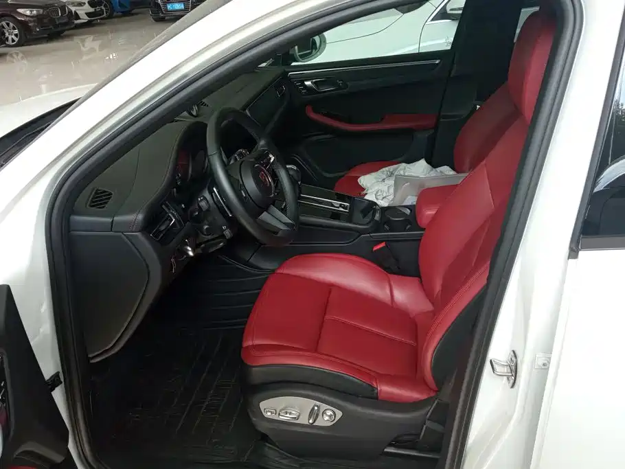 Porsche Macan — миниатюра 9