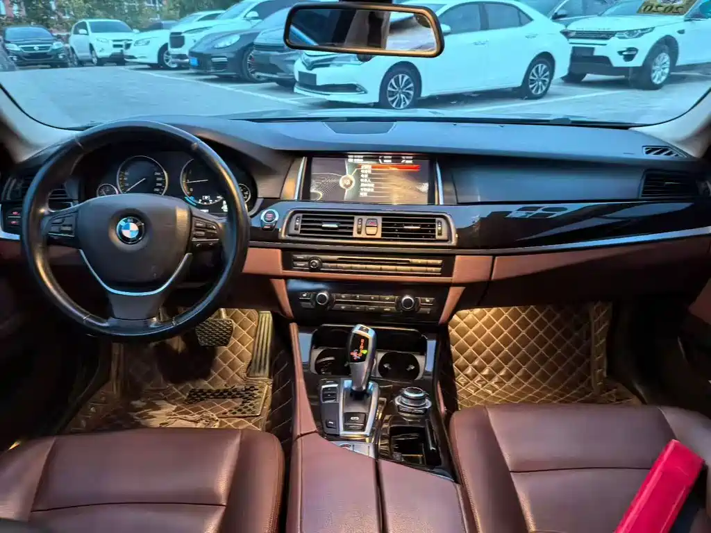 BMW 5 Series — миниатюра 3