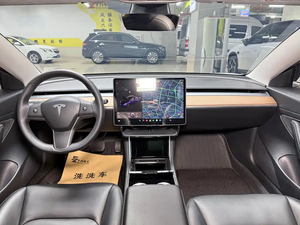Tesla Model 3 — миниатюра 14