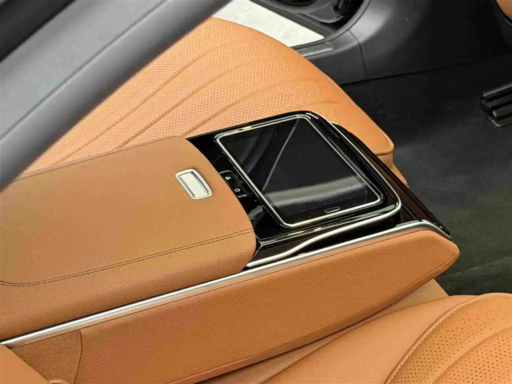 Mercedes-Benz S-Class — миниатюра 12