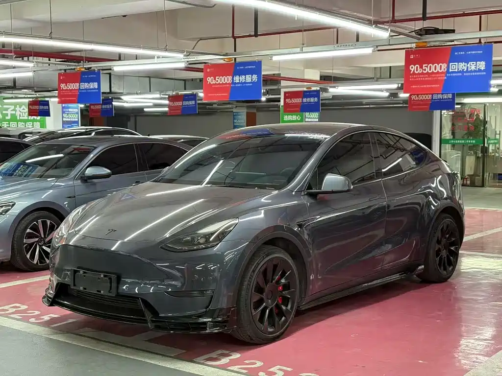 TESLA MODEL Y