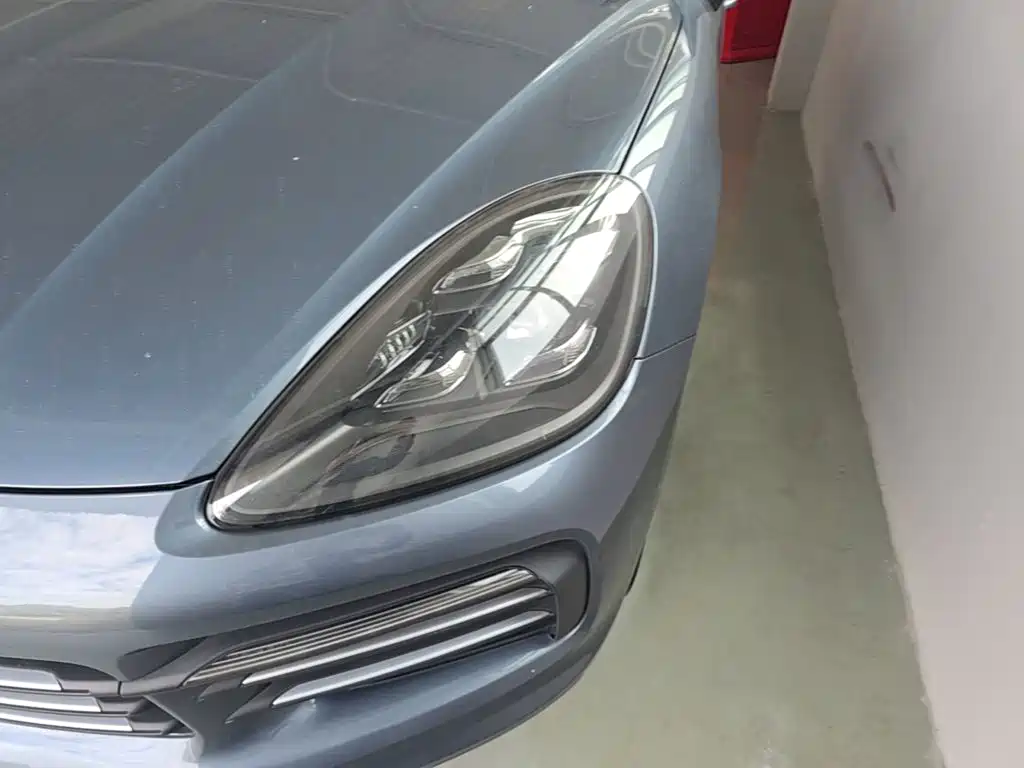 Porsche Cayenne — миниатюра 24