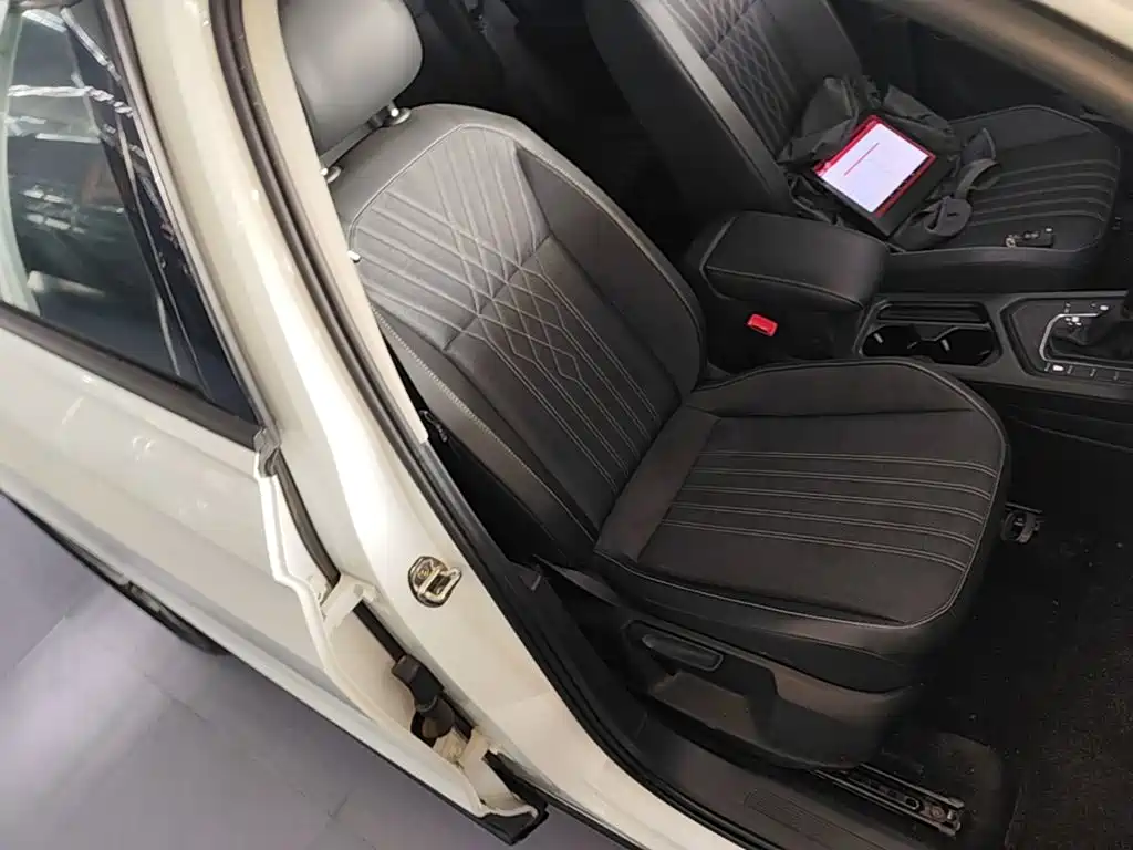 Volkswagen Tiguan L — миниатюра 25