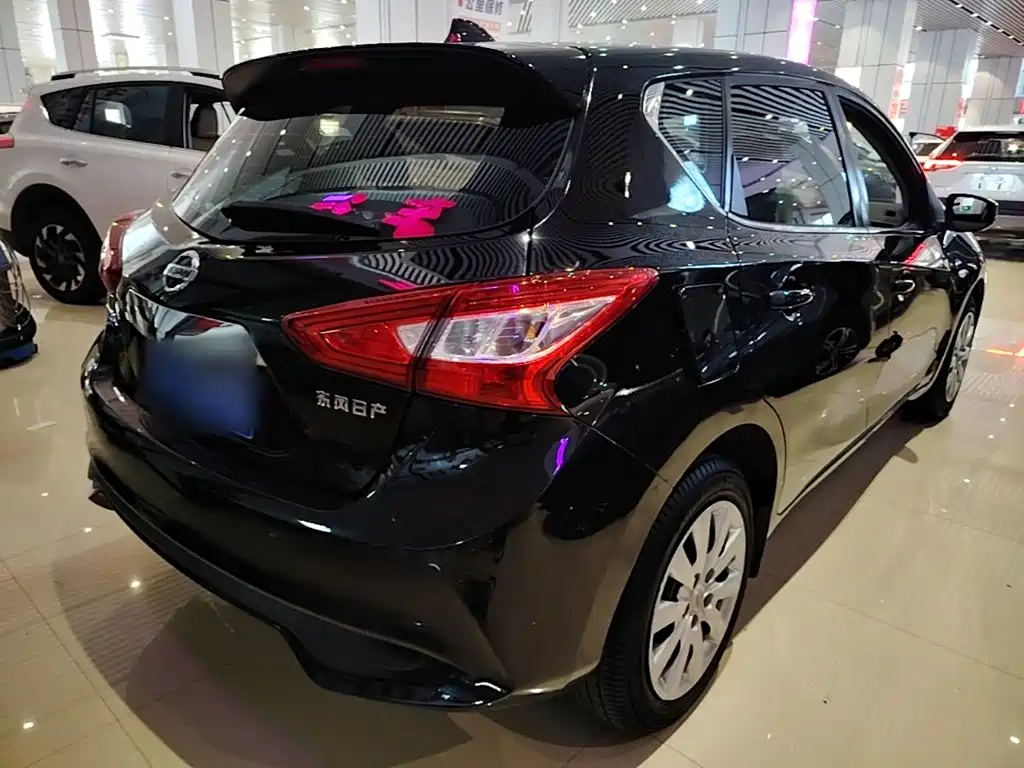 Nissan Tiida — миниатюра 7
