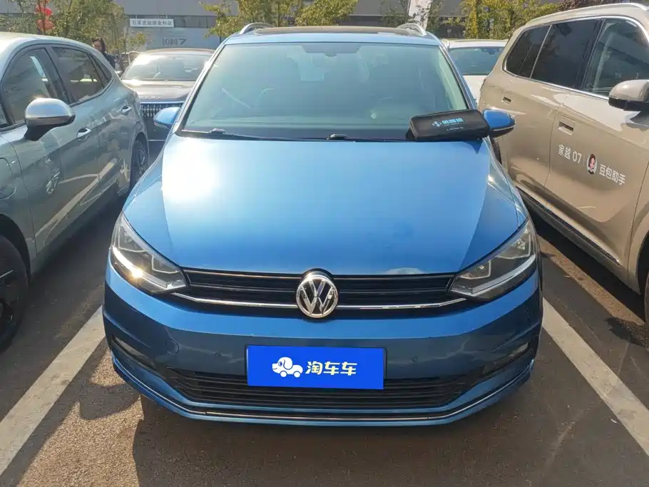 Volkswagen Touran — миниатюра 2