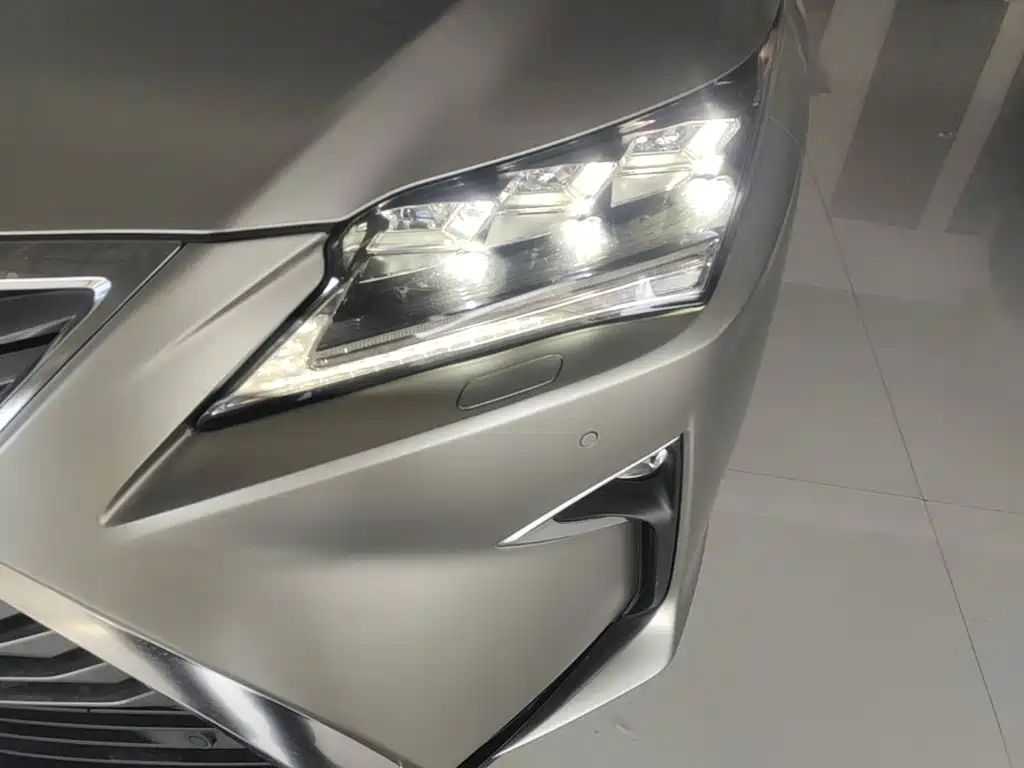 Lexus RX — миниатюра 24