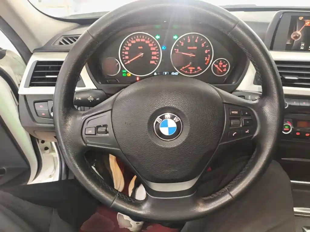 BMW 3 Series — миниатюра 11