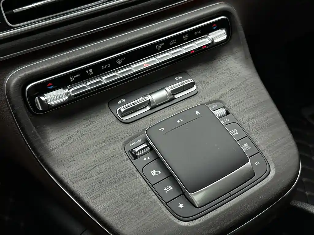 Mercedes-Benz V-Class — миниатюра 17