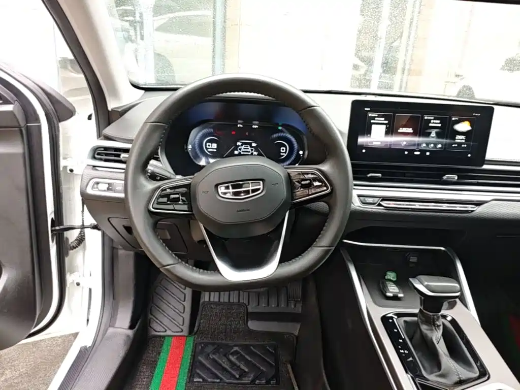 Geely Emgrand — миниатюра 11