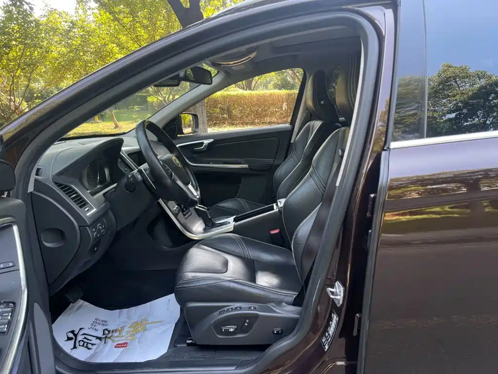 Volvo XC60 — миниатюра 11