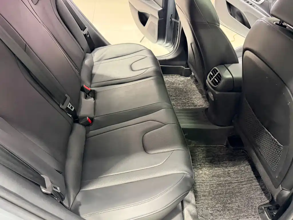 Hyundai Elantra — миниатюра 12