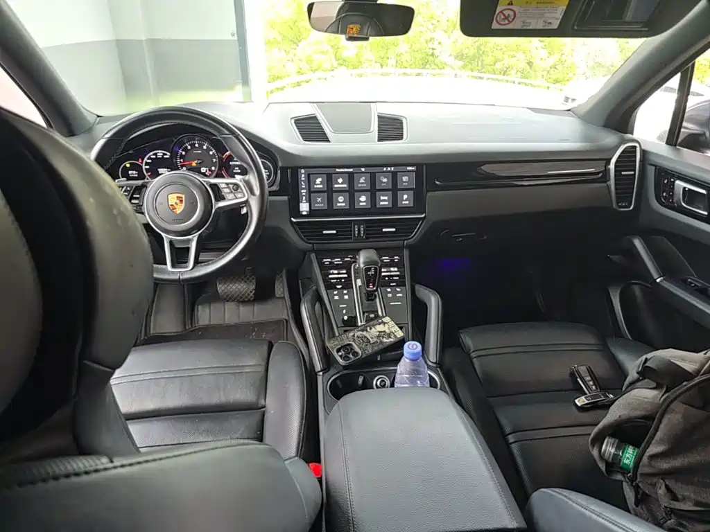 Porsche Cayenne — миниатюра 10