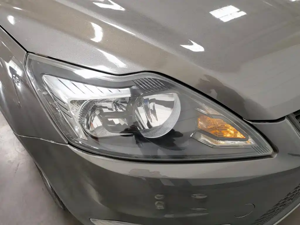 Ford Focus — миниатюра 7