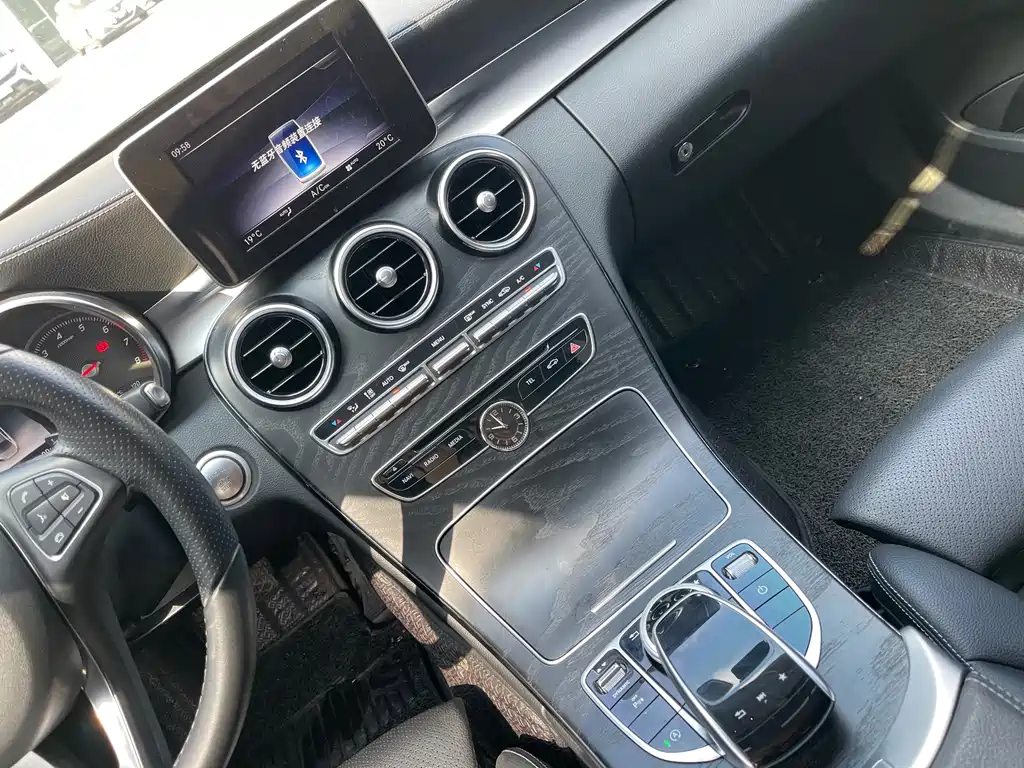 Mercedes-Benz C-Class — миниатюра 10