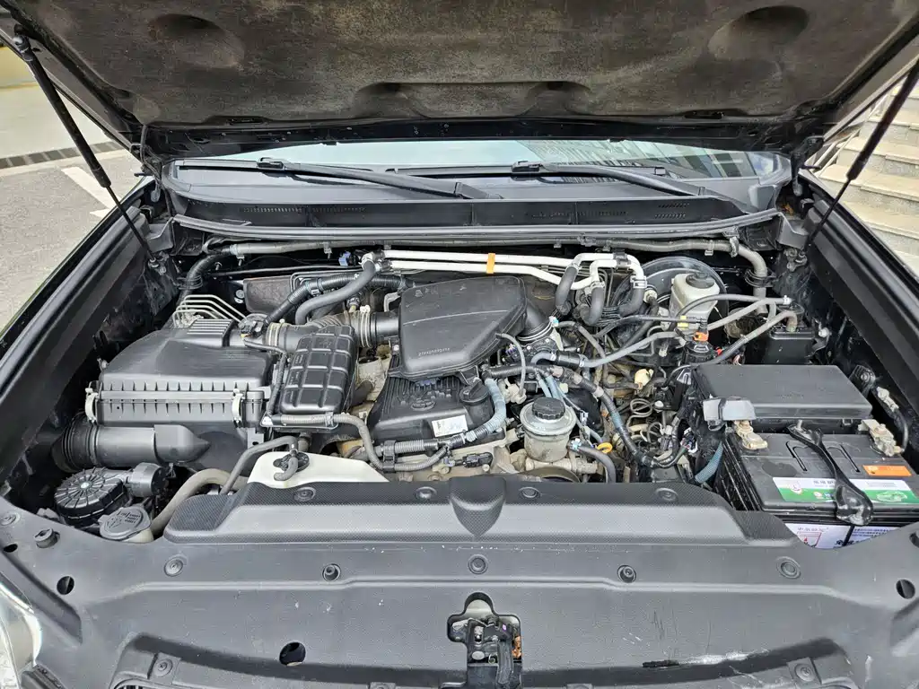 Toyota Land Cruiser Prado 2010 2.7L AT Standard