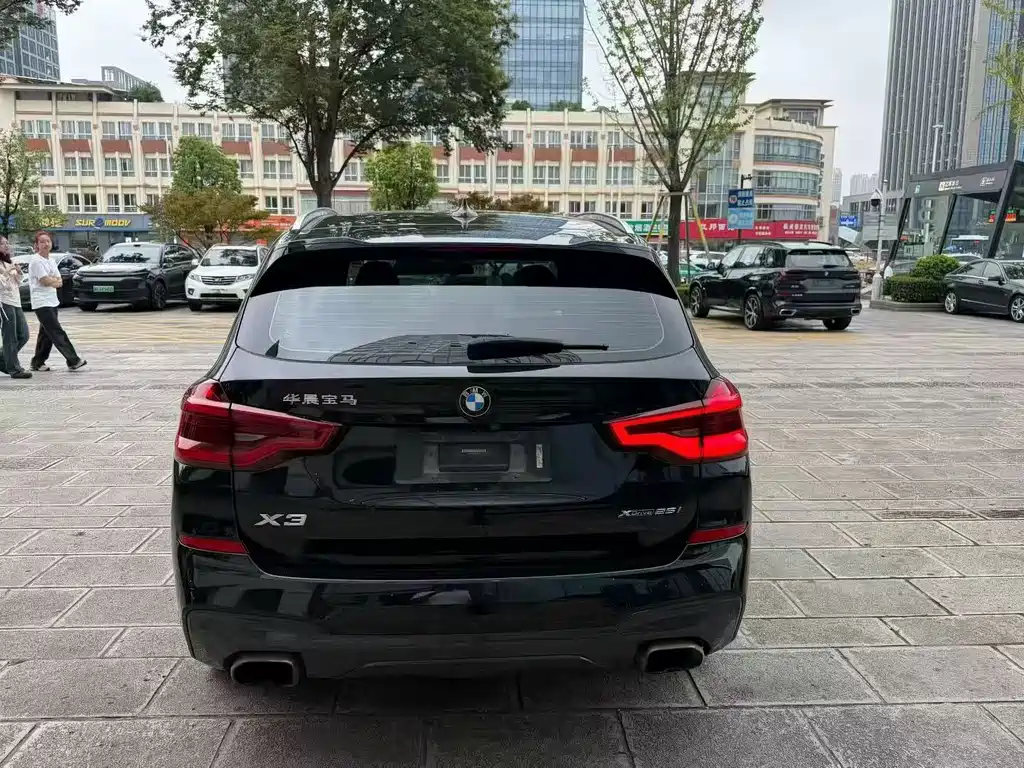BMW X3 — миниатюра 8