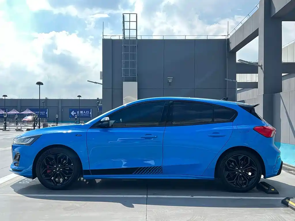 Ford Focus — миниатюра 8