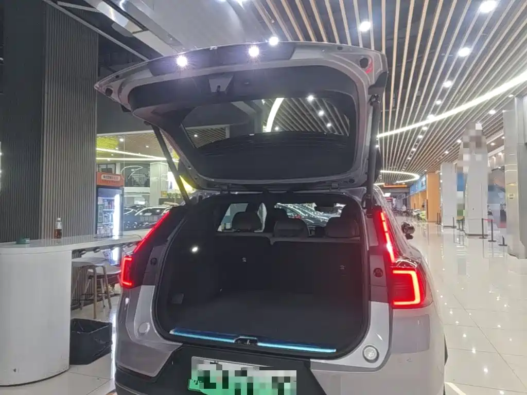 Volvo XC70 PHEV — миниатюра 19