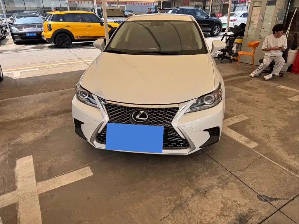 Lexus CT — миниатюра 2