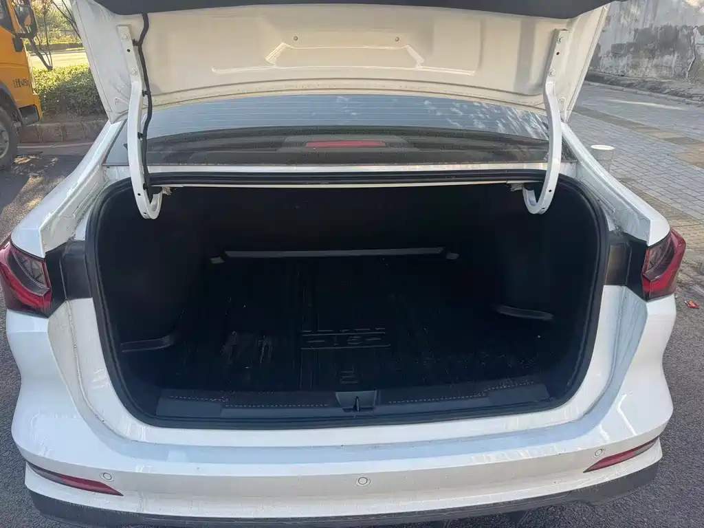 Roewe i5 — миниатюра 11