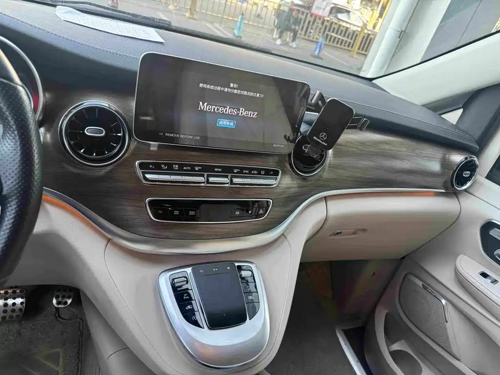 Mercedes-Benz V-Class — миниатюра 6