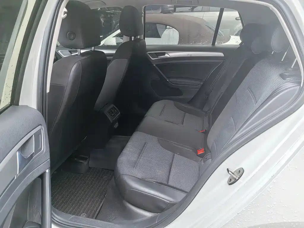 Volkswagen Golf — миниатюра 6
