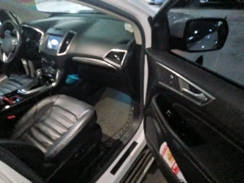 Ford Edge — миниатюра 19