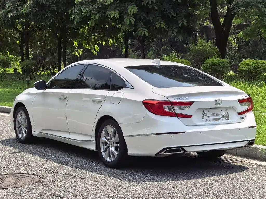 Honda Accord — миниатюра 7