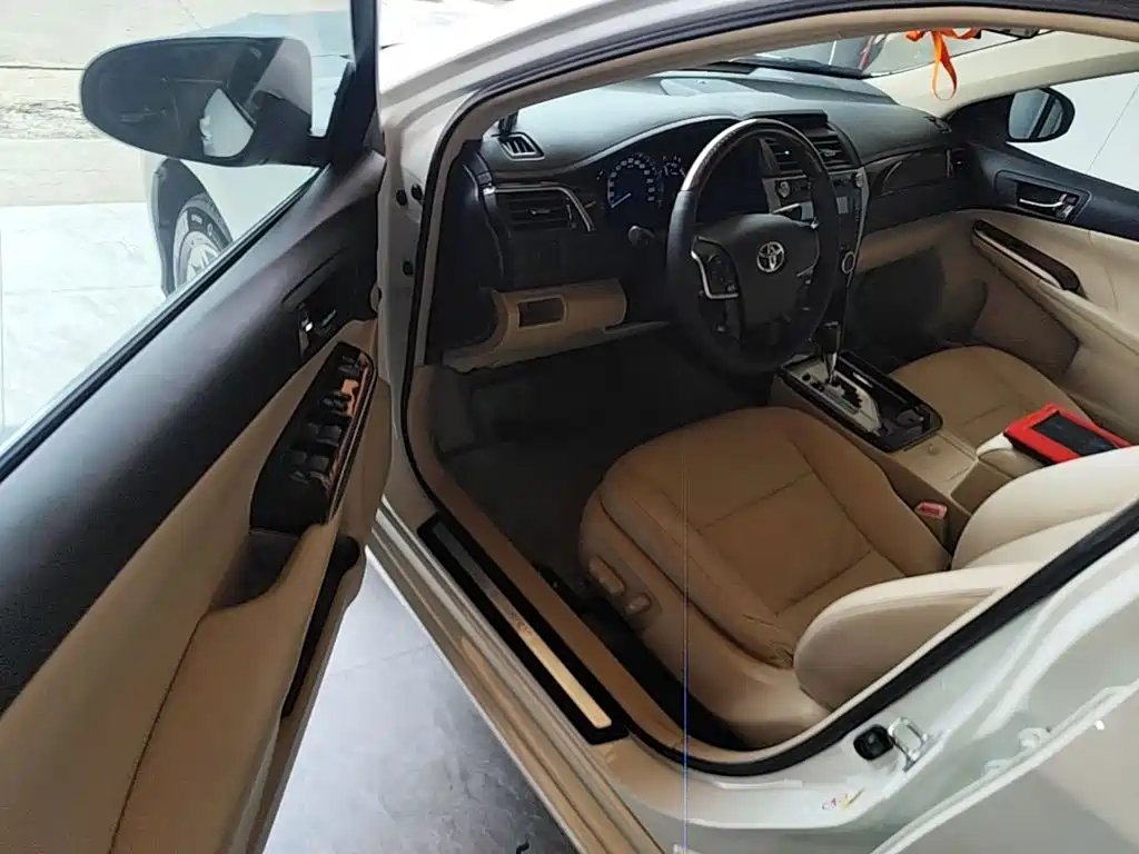 Toyota Camry — миниатюра 16