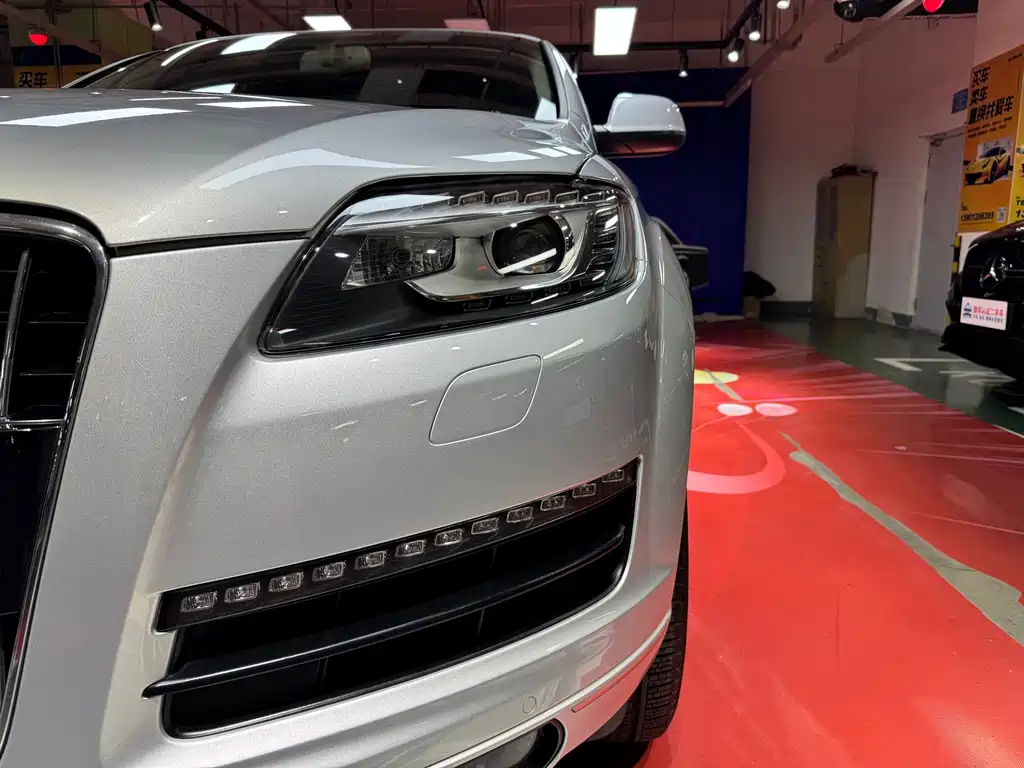 Audi Q7 — миниатюра 10