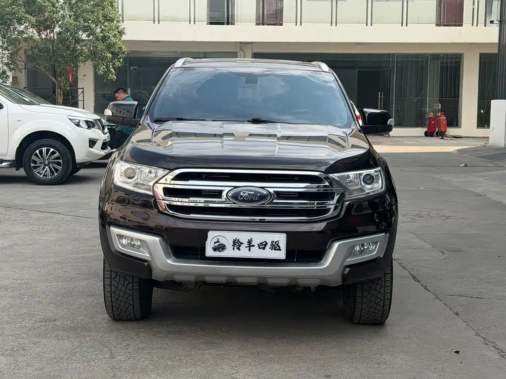 Ford Everest 2017 2.2T MT Luxury 5 мест