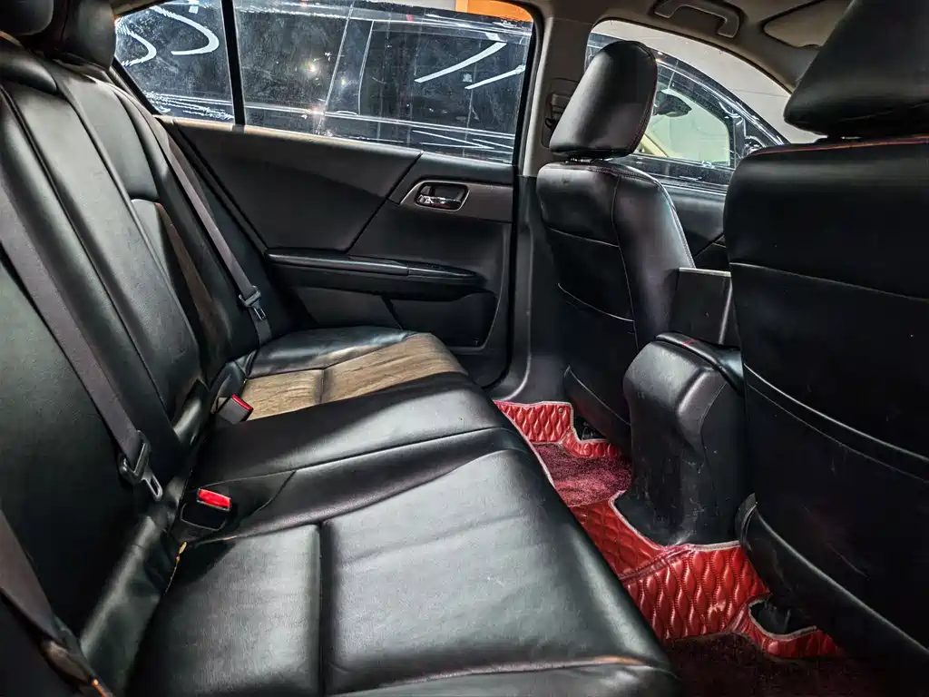 Honda Accord — миниатюра 13