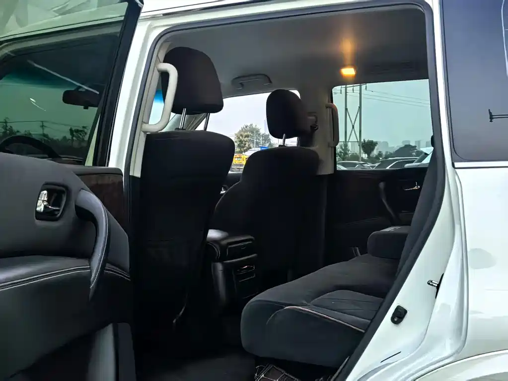 Nissan Patrol — миниатюра 3