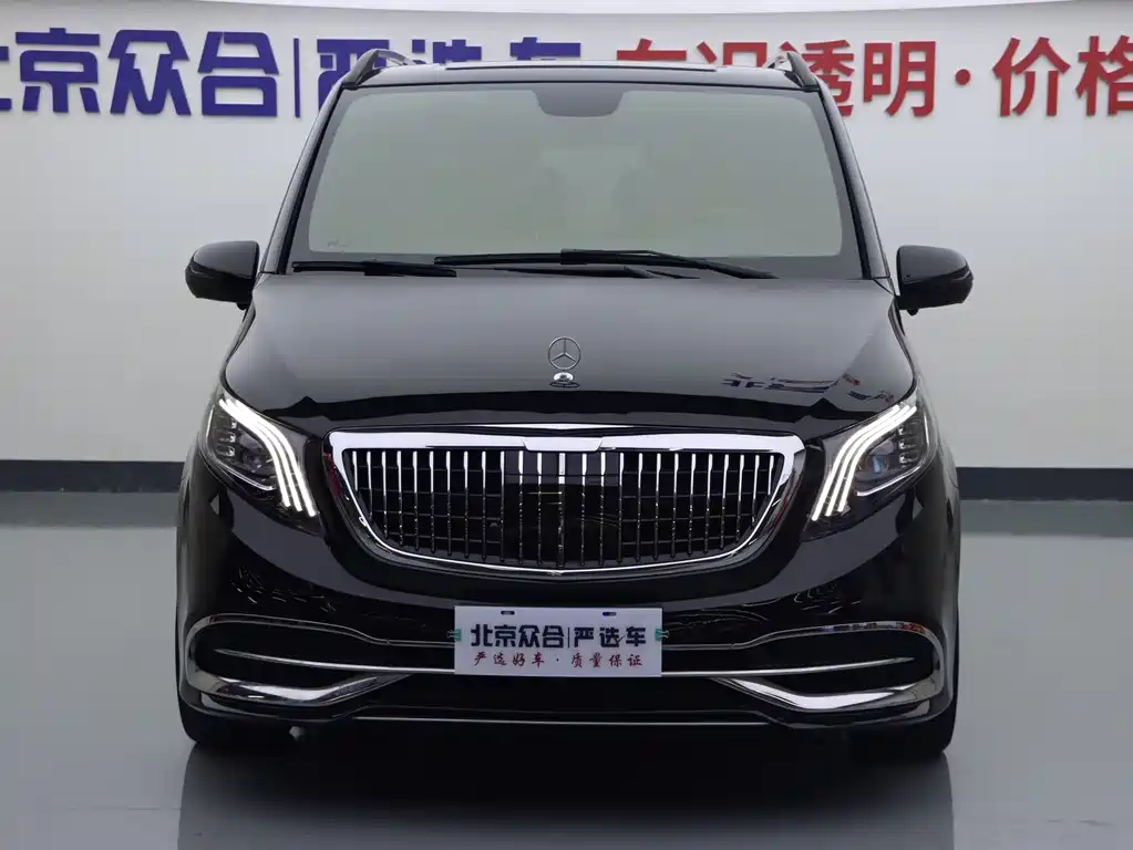 Mercedes-Benz Vito 2023 2.0T 7 мест