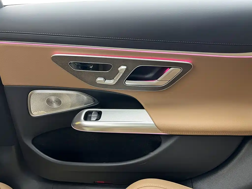 Mercedes-Benz E-Class — миниатюра 45